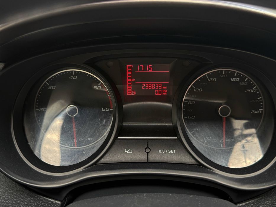 Продам SEAT IBIZA 2012рік.  1.6TD