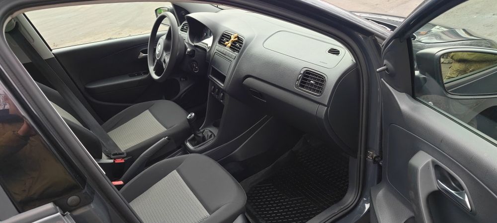 Продам Фольксваген поло стан нового авто