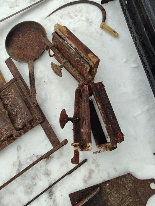 Старі чавунні вироби,топковв дверцята