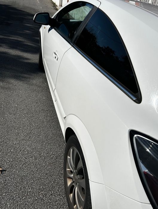 Opel Astra Gtc 2010