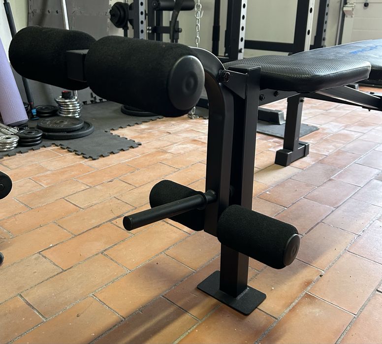 Banco de Musculação com suporte de barras