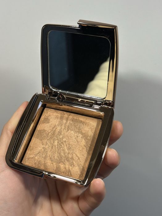 Бронзер Hourglass Ambient Lighting Bronzer