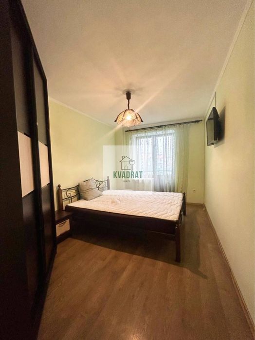 Продам велику 3-х кімнатну квартиру з індивідуальним опаленням