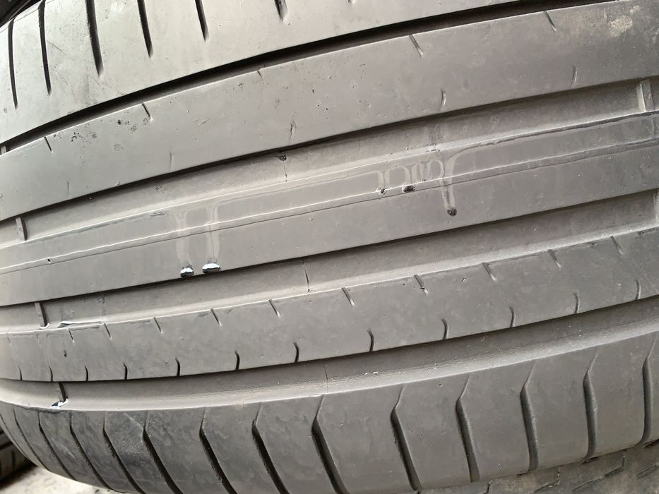 255/40R21 Pirelli