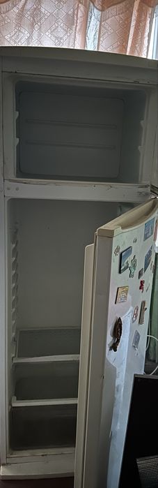 Холодильник двухкамерный