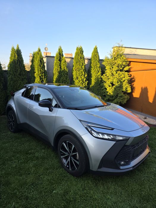 Toyota C-HR 1.8 Hybrid 140KM delikatnie uszkodzona przebieg tylko 40 tys.km !!!