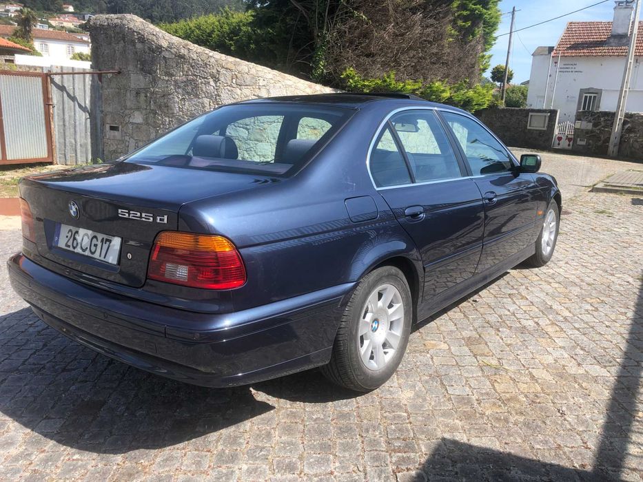 BMW 525d ano 2002 todo ele em muito bom estado e com poucos Km