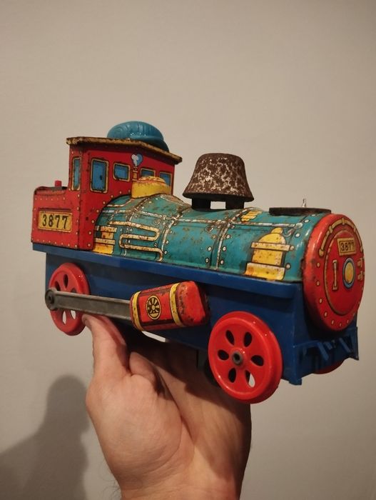 Brinquedo antigo em chapa