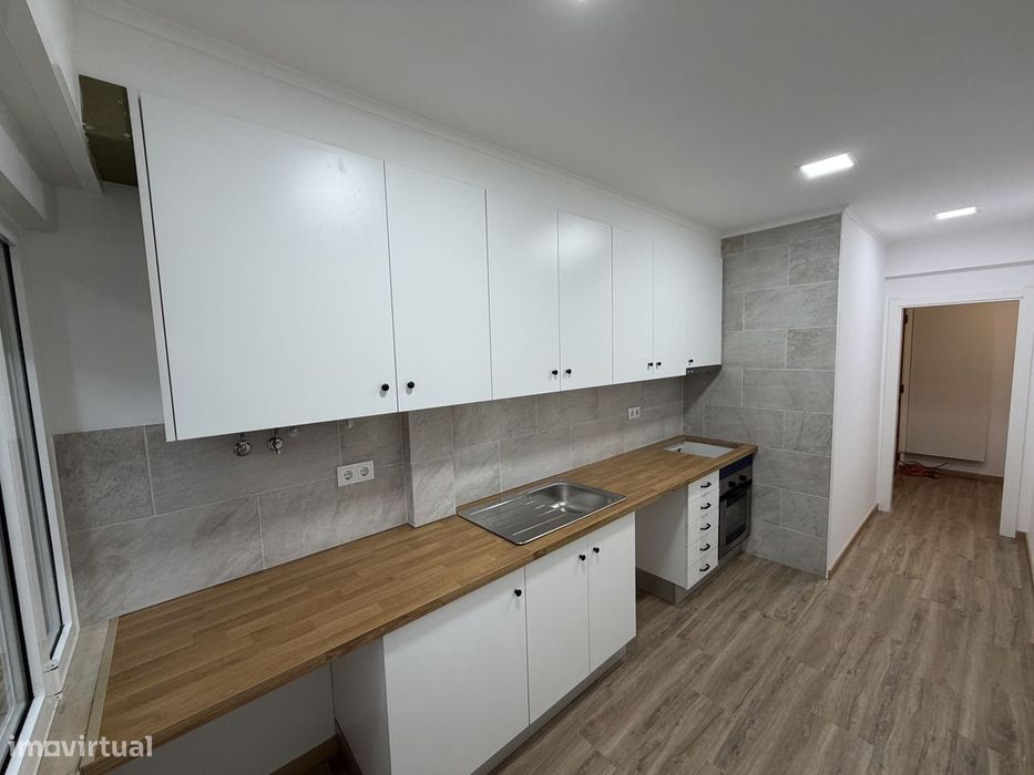 Apartamento De 54 M² Totalmente Remodelado A Estrear