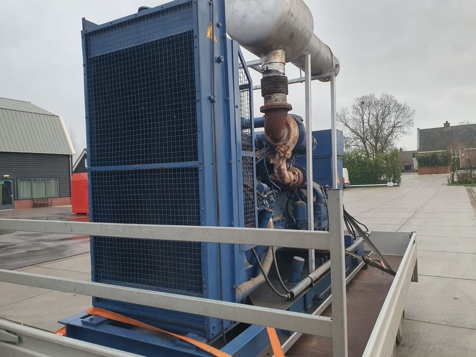 Uzywany agregat prądotwórczy  perkins 350 kva