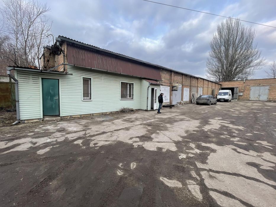 Багатофункціональний комплекс 1094 м² у Шевченківському районі