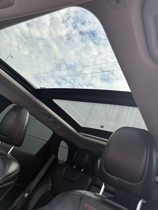 jeep cherokee trailhawk