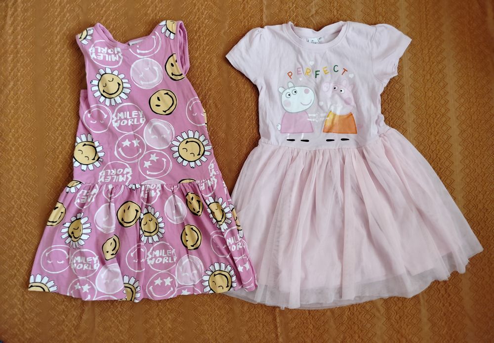 Fajny zestaw ubrań dla dziewczynki/Sukienki, bluzy, spodnie, kurtka