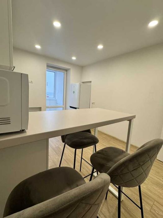 Оренда 2к квартири на Митниці