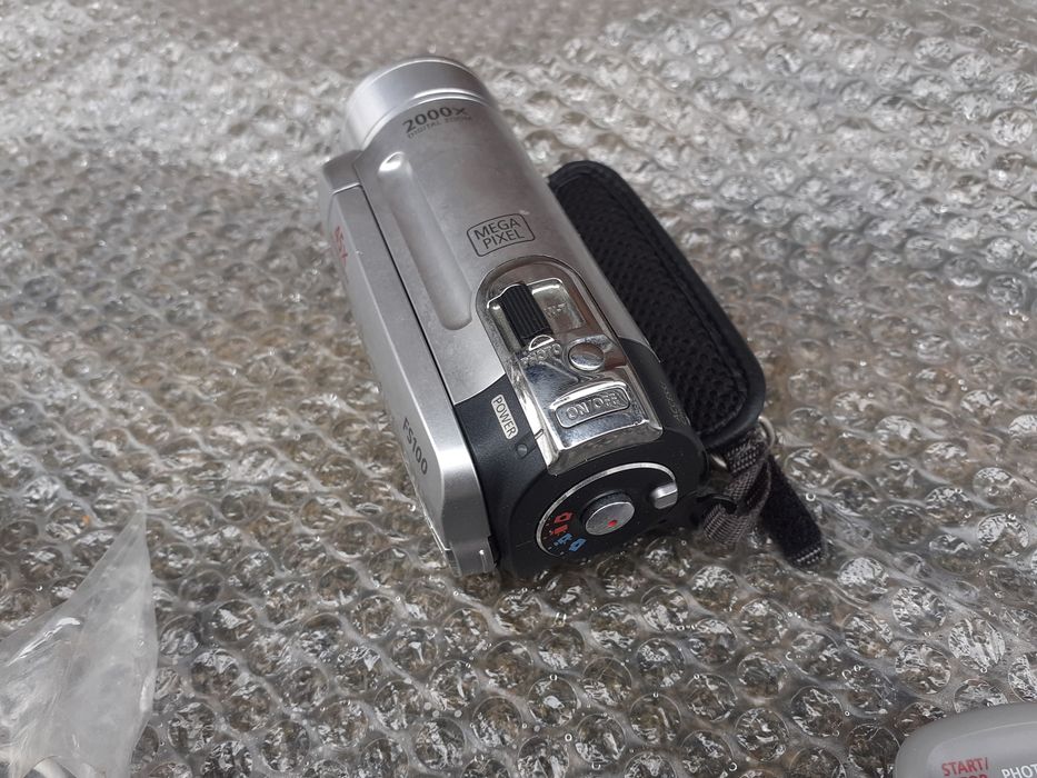 Câmara Canon fs100 e baterias