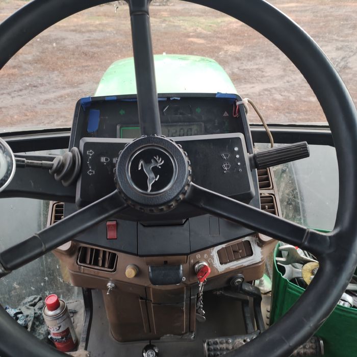 Трактор  John Deere 7810