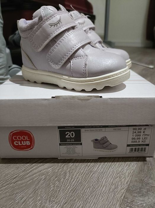 Sprzedam buty dziecięce.