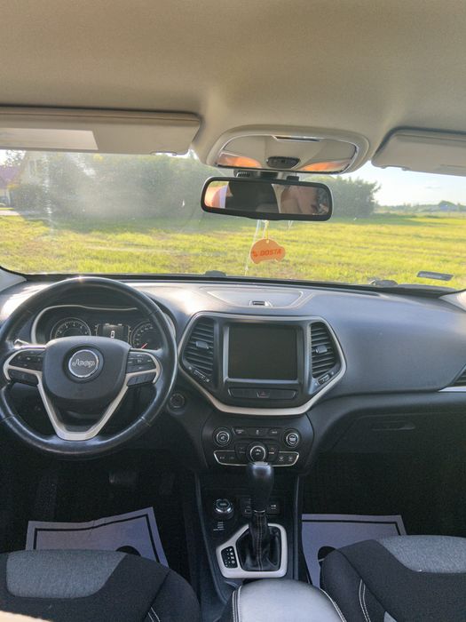 Jeep Cherokee 3.2 benzyna