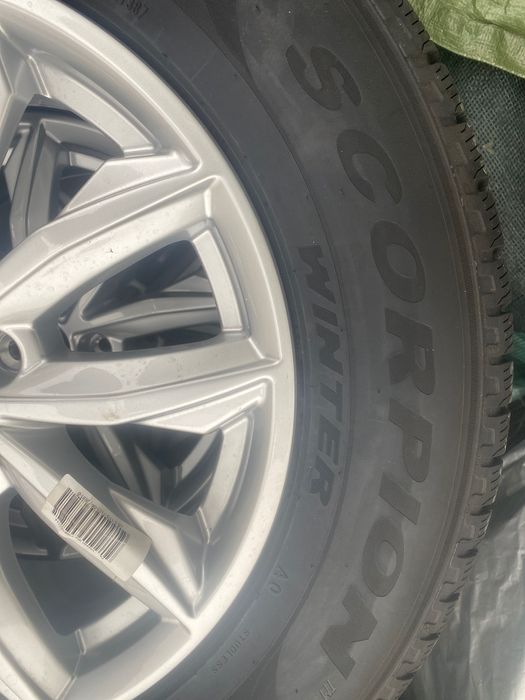 Kola oryginalne nowe - AUDI Q5 - 235/65/R17 - Pirelli Scorpion
