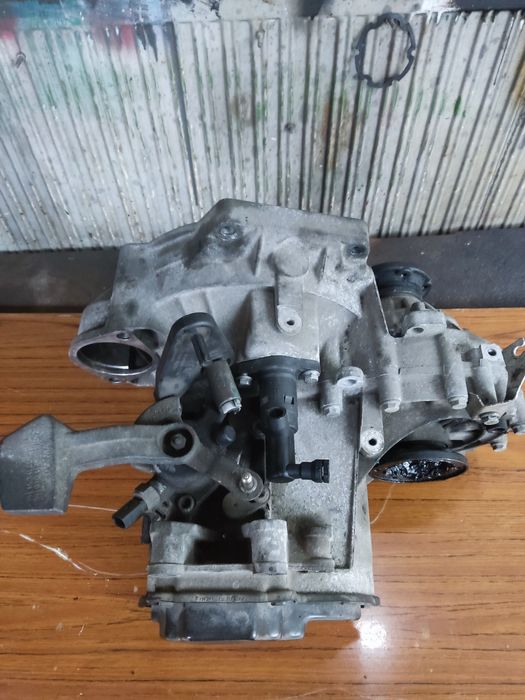 Skrzynia biegów audi a3 8p 1.6 TDI LUB