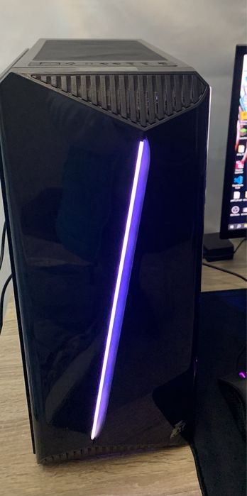 Стационарный компютер.