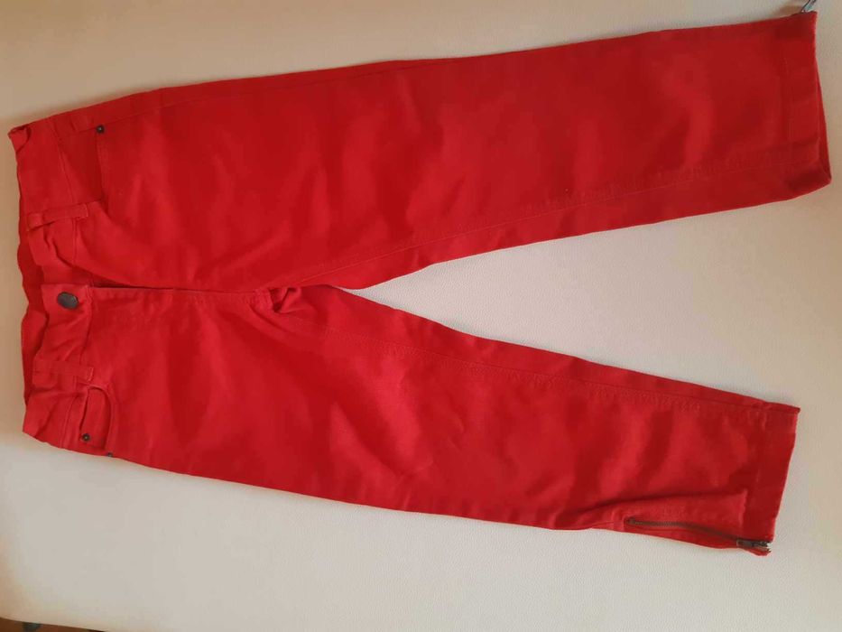 Гарні червоні джинси для дитини 7-9 років
