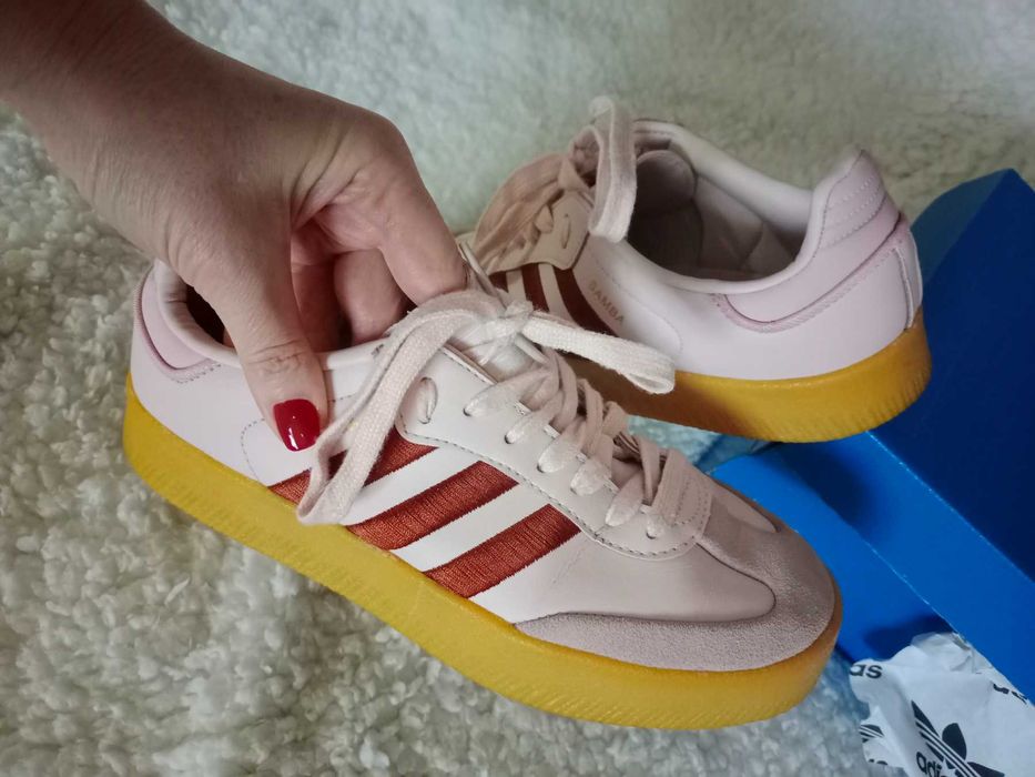 Кеди трендові  Adidas\натур.замша --рожева пудра\ р.39