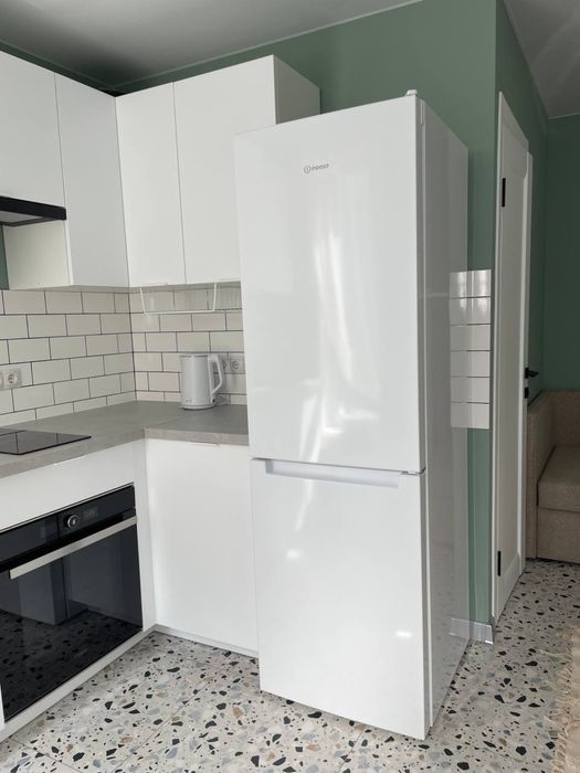 Таунхаус Aura Village, Віта Поштова