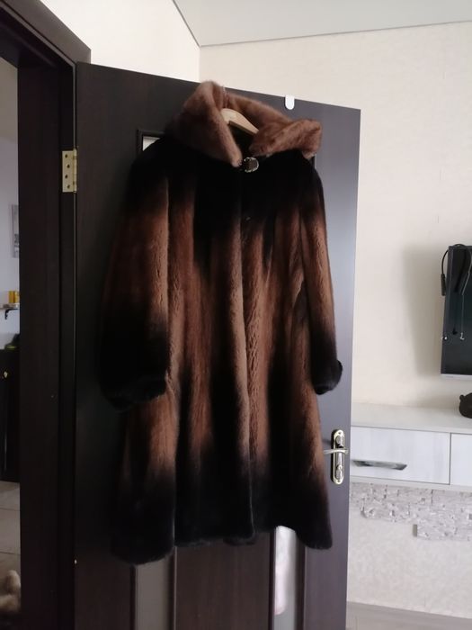 Продам норковую шубу