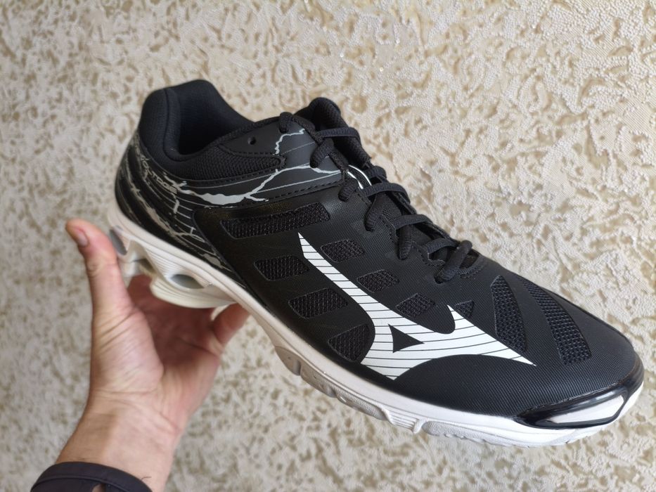 Чоловічі кросівки Mizuno 47 розміру
