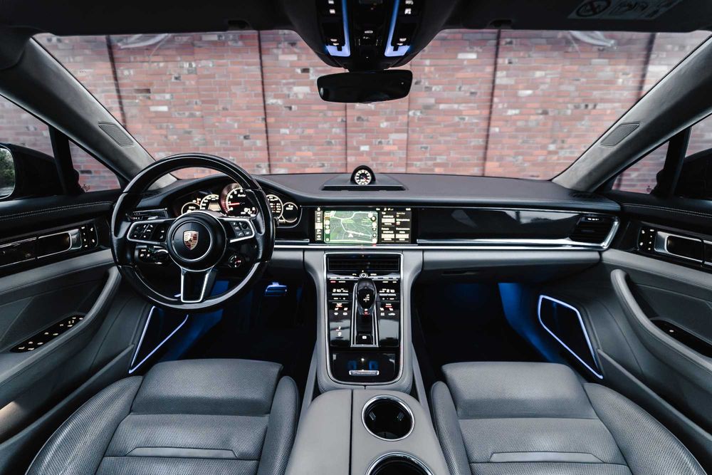 Wynajem Porsche Panamera Turbo wypożyczalnia samochodów