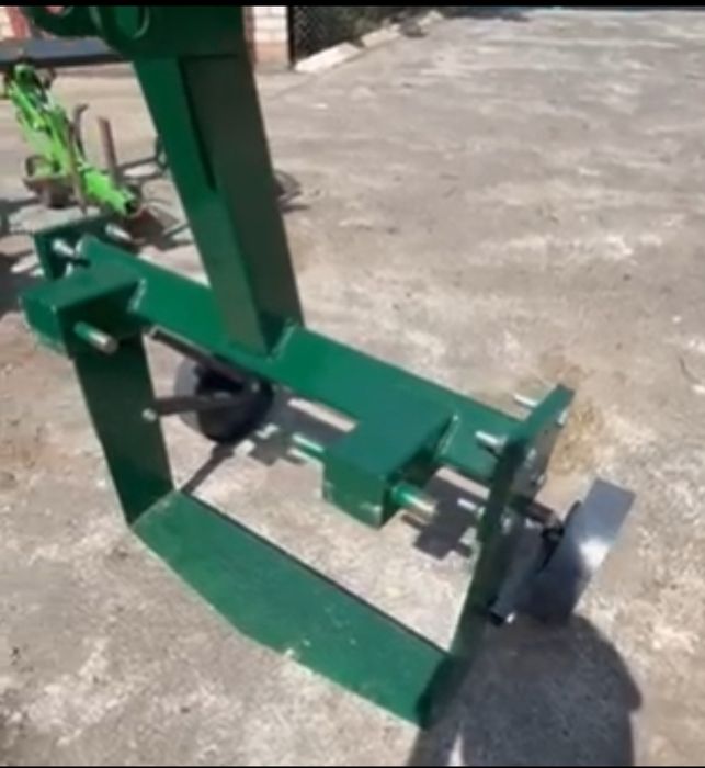 Скоба для підкопування цибулі, часнику та моркви