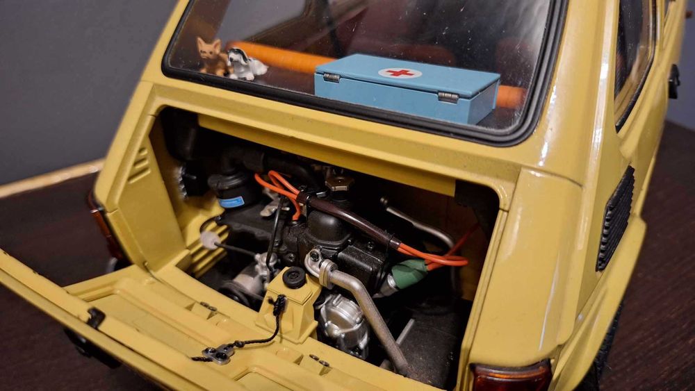 Model Fiat 126 z przyczepką 1:8 DeAgostini