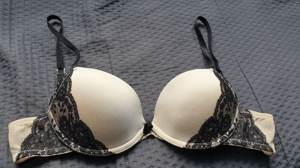 Cielisty stanik/biustonosz z czarnymi koronkowymi wstawkami h&m