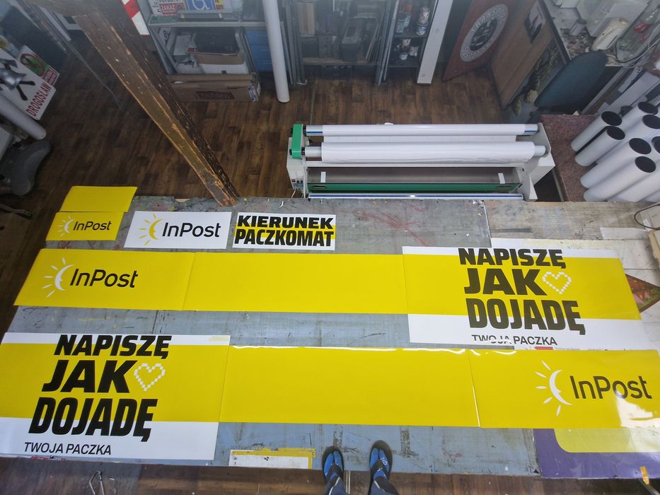 Naklejki na busa INPOST Nowe oklejenie