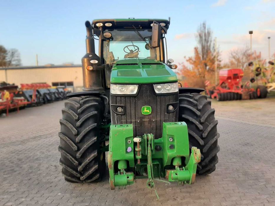 Трактор John Deere 8370 R