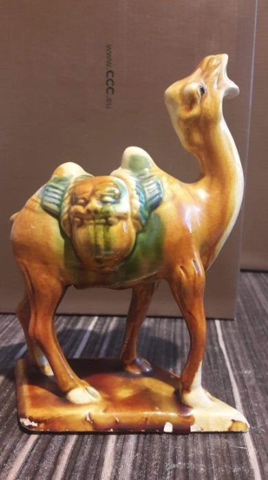 Chińska figurka wielbłąda