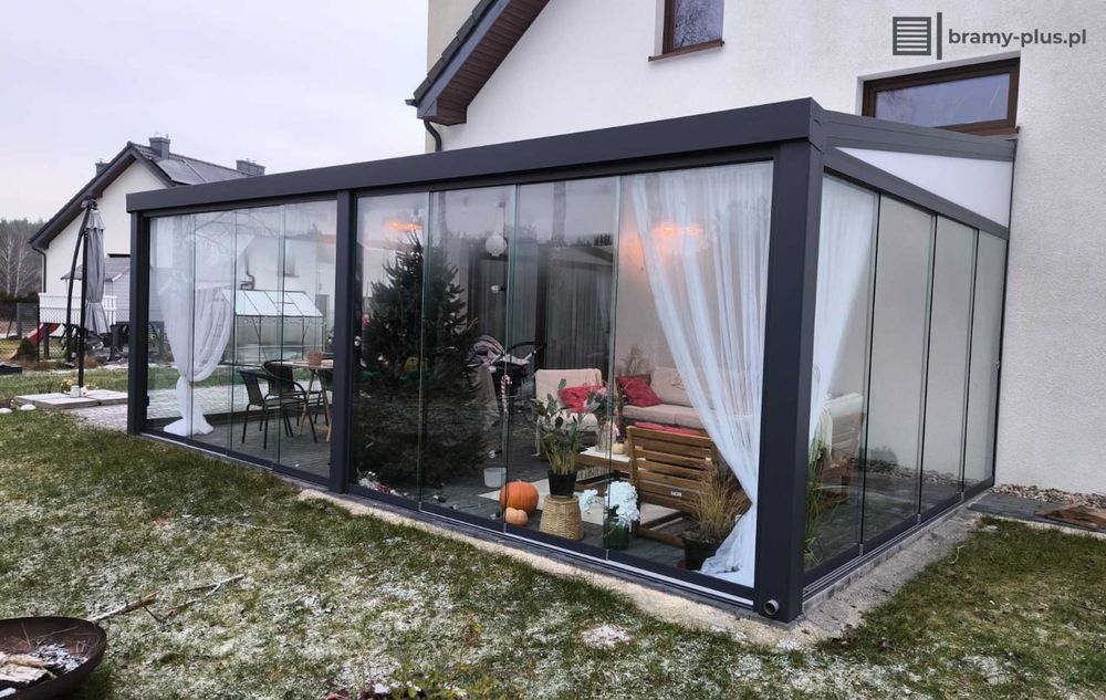 Zadaszenie tarasu aluminiowe, kremowe, białe, jasne, lamelowe, pergola