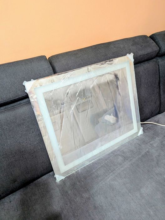 Meble łazienkowe z lustrem LED