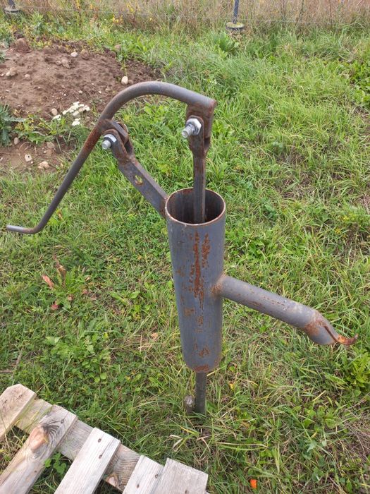 Колонка ручна для води,помпа