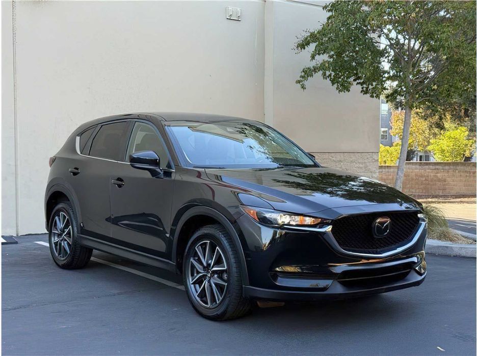 Mazda CX-5 Touring      2018