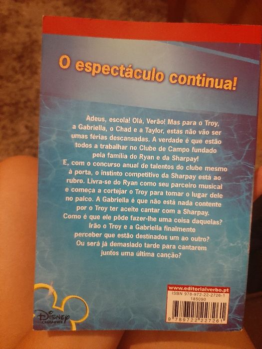 Livro criança higiene school music2