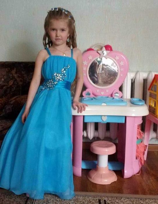 Продам шикарное платье на девочку