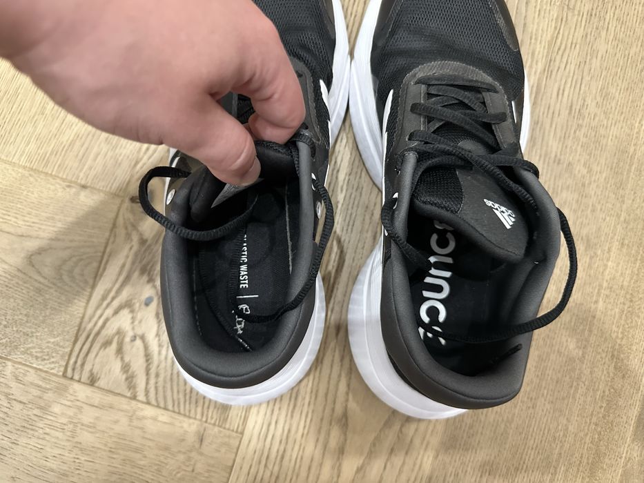 Adidas response czarne, rozmiar 42 2/3