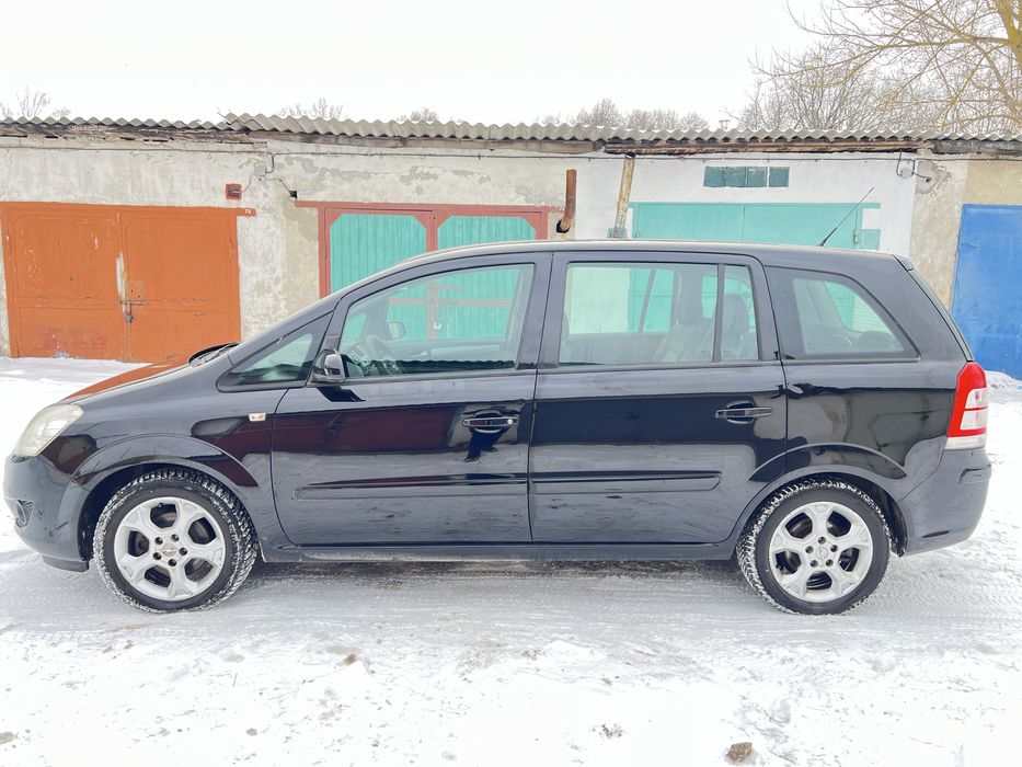 Свіжопригнаний Опель Зефіра з Німеччини