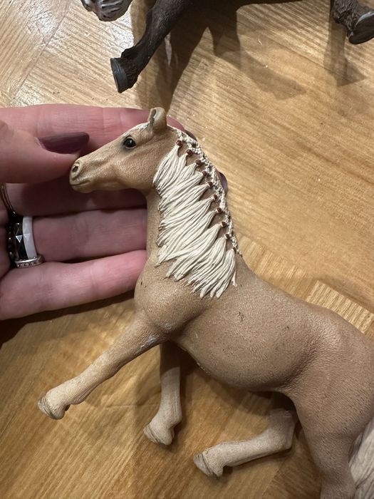 Konie koniki Schleich 15 sztuk plus 17 innych gratis