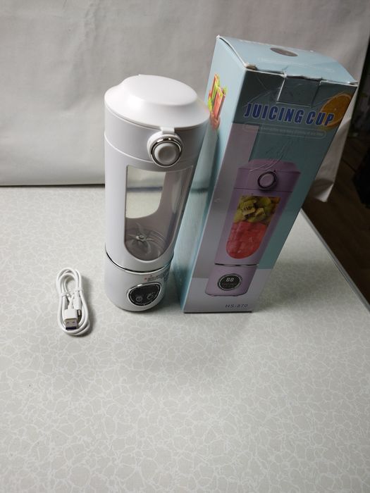 Портативний акумуляторний блендер Juicing Cup.
