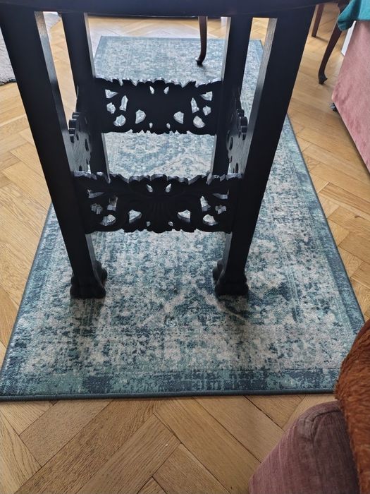 Stół z marmurowym blatem