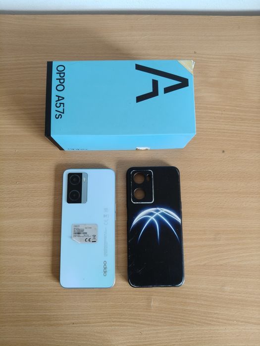 OPPO A57s Em bom estado