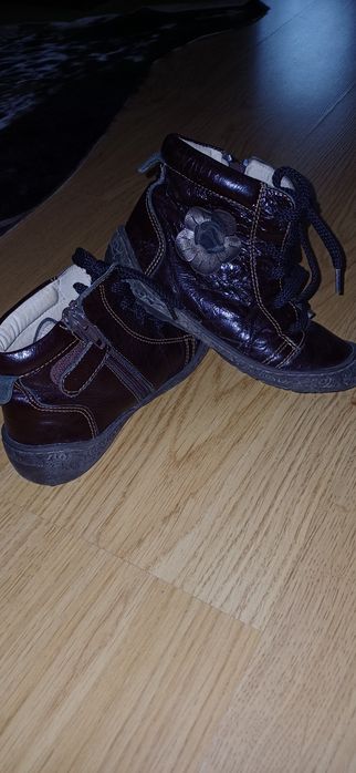 Botas para Menina tamanho 28